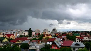 METEO 21 de judeţe sub Cod galben de ploi