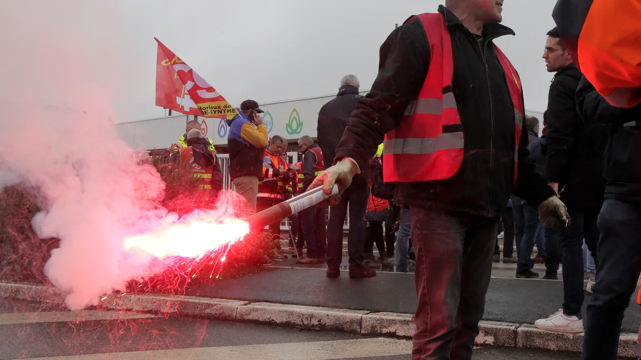 MAE: Atenţionare de călătorie în Franţa, perturbaţii ale circulaţiei feroviare şi rutiere