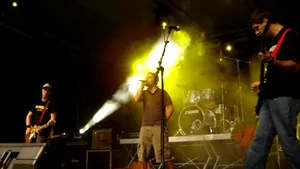 E.M.I.L. cântă în cadrul Fête de la Musique de la Berlin (Video)