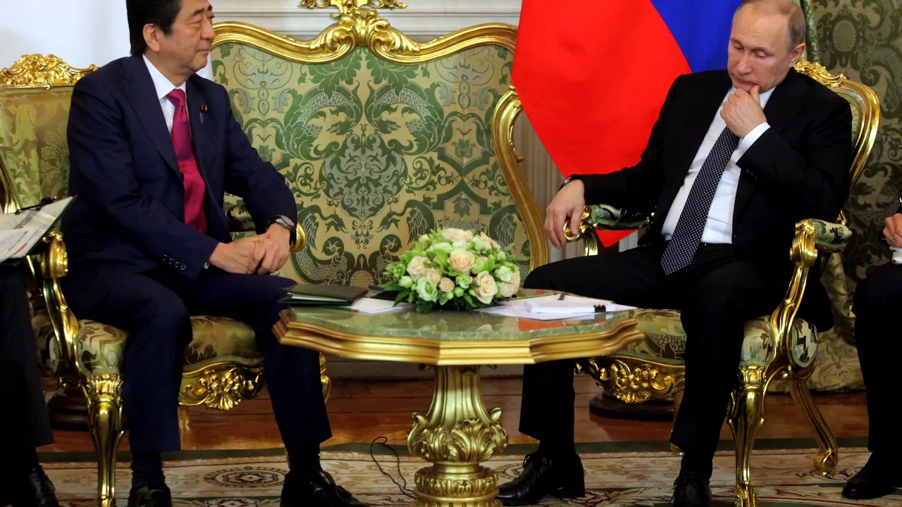 Premierul japonez şi Vladimir Putin ar putea avea încă două întrevederi până la sfârşitul anului 