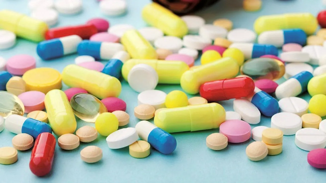 Românii au cumpărat mai puţine medicamente. Consumul a scăzut cu 16% 
