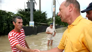 Preşedintele Băsescu a sosit la Tămăşeni
