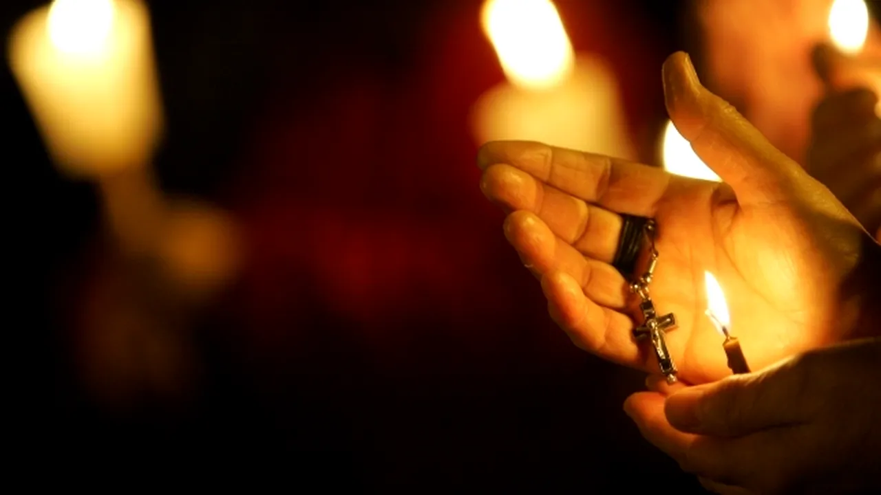 PAŞTE 2017. Pompierii verifică dacă bisericile respectă normele de apărare la incendiu. Amenzile pot ajunge până la 10.000 de lei
