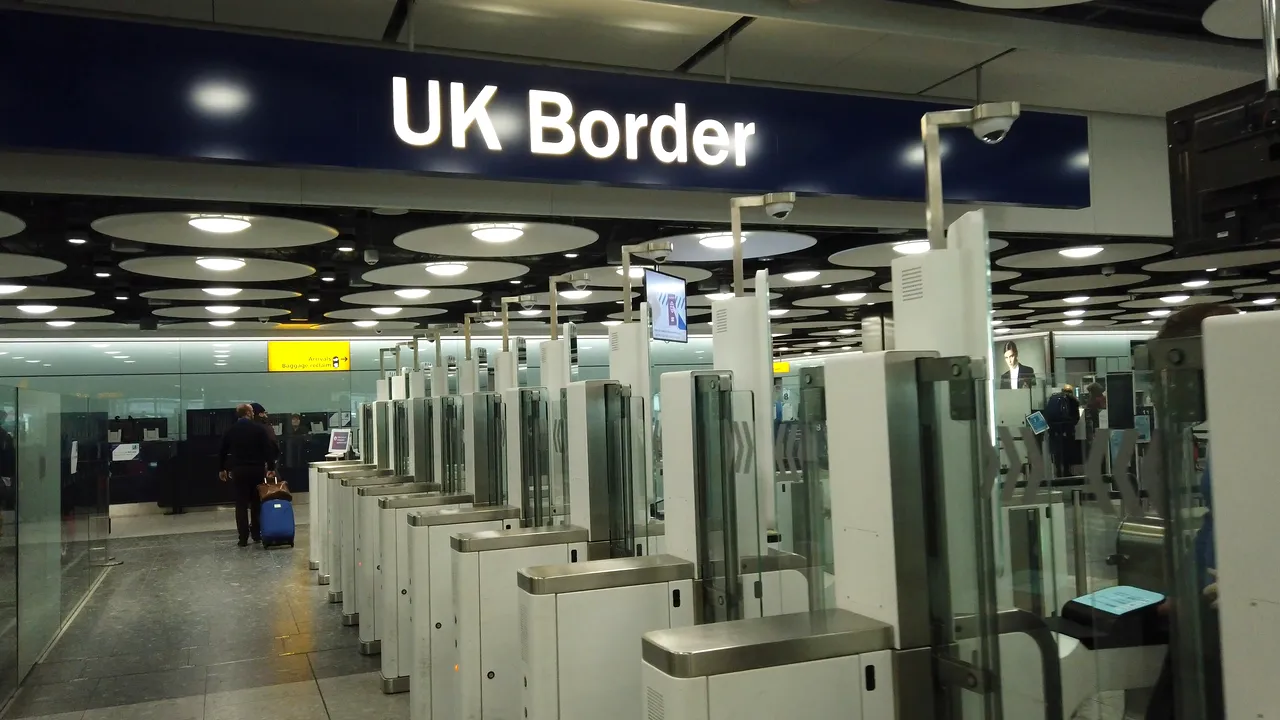 Sfârşitul libertăţii de circulaţie: Marea Britanie va institui controale vamale imediat după ieşirea din Uniunea Europeană