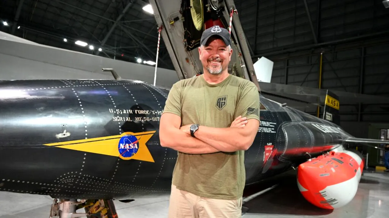 Acrobația aeriană a pierdut unul dintre cei mai buni piloți. Rob Holland, pilotul de acrobație de șase ori campion mondial la stilul free, a murit joi