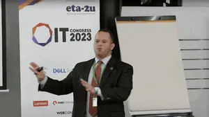 Lumea Politică: Roniel Aledo, „spionul” Anei Birchall, are legături cu firmele care furnizau tabletele folosite de STS pentru numărarea voturilor la alegeri