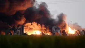 VIDEO | INCENDIUL din Parcul Naţional Domogled | 80 de pompieri încearcă să stingă focul. Acţiunile vor fi sprijinite şi în cursul zilei de joi de un elicopter dotat cu dispozitiv ”Bambi Bucket”