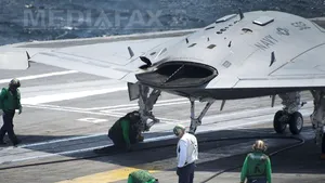 PREMIERĂ în istoria aeronavală: Un AVION FĂRĂ PILOT apuntează pentru prima dată pe un portavion american - VIDEO, FOTO