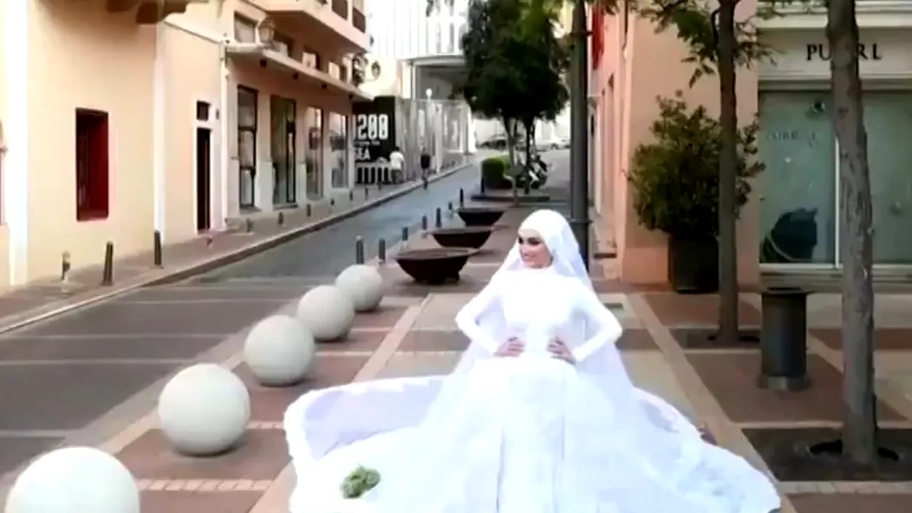 Sesiune foto întreruptă de explozia din Beirut. Momentul deflagraţiei, surprins de un cameraman la nuntă