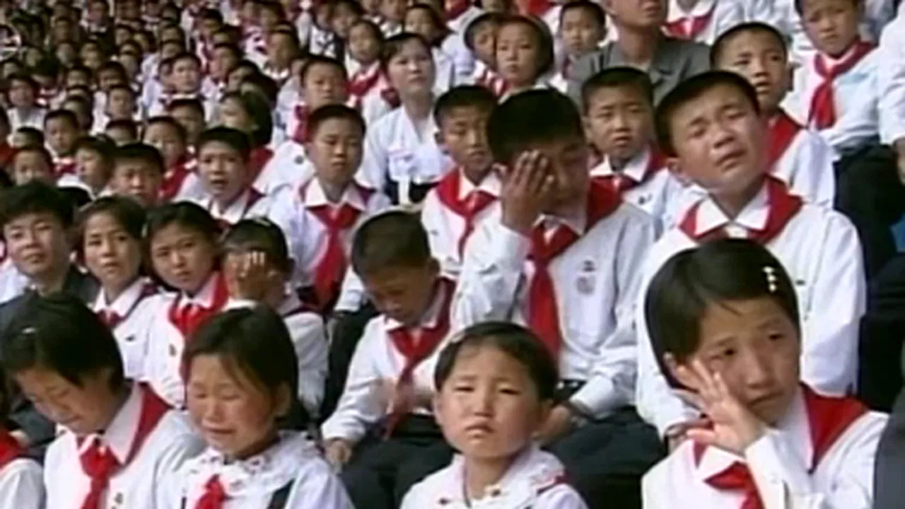 Kim Jong-un, discurs în faţa copiilor: Coreea de Nord va fi cea mai puternică ţară din lume. Mii de copii AU PLÂNS în faţa liderului - VIDEO