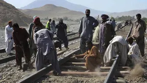 Şase morţi şi zeci de răniţi într-un atentat care a vizat un tren de călători, în Pakistan