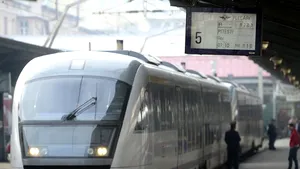 GREVĂ la CFR: Feroviarii au oprit lucrul. 131 de trenuri de călători au fost oprite în staţii. REACŢII din partea călătorilor - FOTO