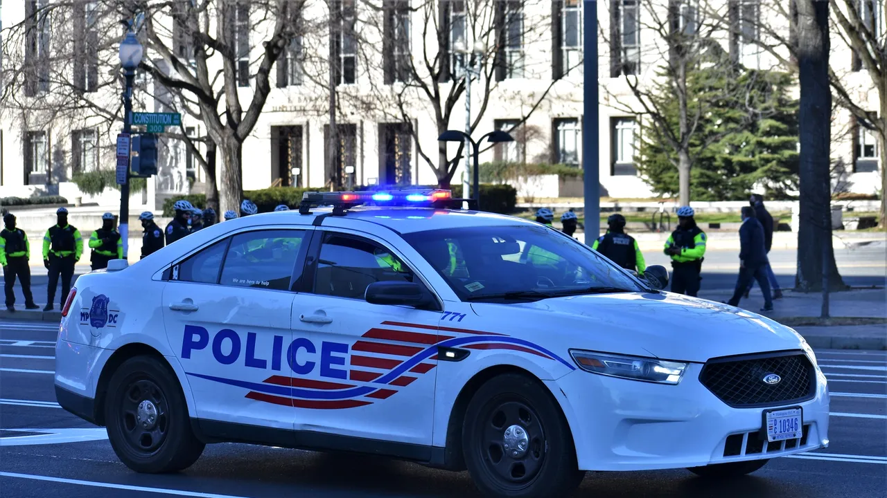 Un aviator american,dotat cu un steag palestinian, şi-a dat foc în faţa ambasadei Israelului din SUA