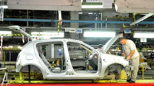 Producţia de automobile din România a crescut în primele şase luni cu 8,6%