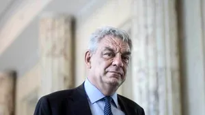 Guvernul a revizuit PROGNOZA de creştere economică de la 5,2% la 5,6%. Consumul - motorul creşterii