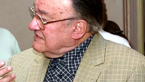 Baritonul Nicolae Herlea, decorat de preşedinte