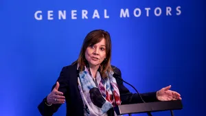 Femeile conduc, şi la propriu, şi la figurat. Cum ridică miza auto Mary Barra, CEO-ul General Motors Co