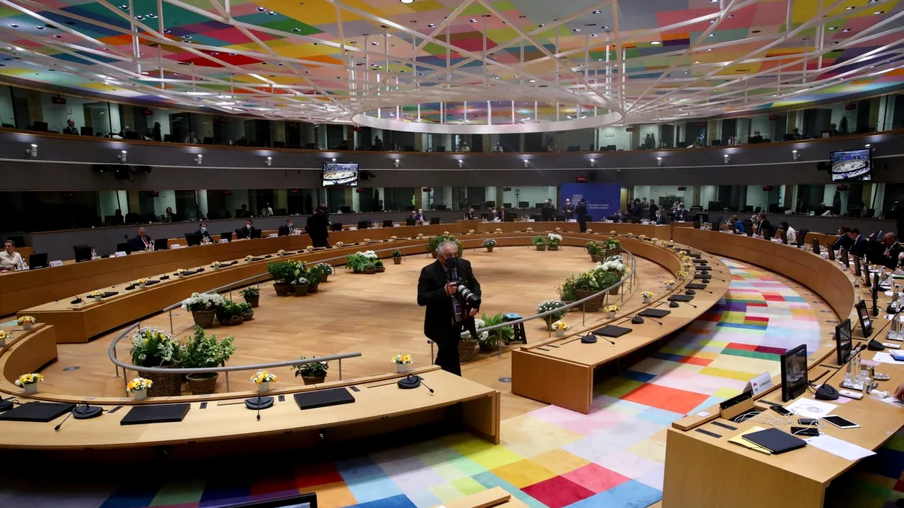 Situaţia din Ucraina, revizuirea Cadrului Financiar Multianual, gestionarea migraţiei şi relaţiile externe ale Uniunii Europene se vor afla pe masa discuţiilor la Consiliului European