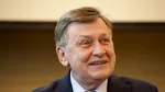 Alegeri prezidențiale 2025, capitolul educație. Ce educație și formare are Crin Antonescu