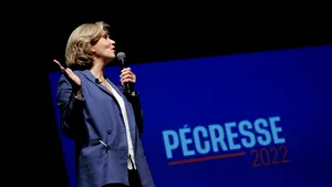 Cu cine se va confrunta Emmanuel Macron în alegerile prezidenţiale din 2022. Oponentul său conduce o importantă regiune din Franţa