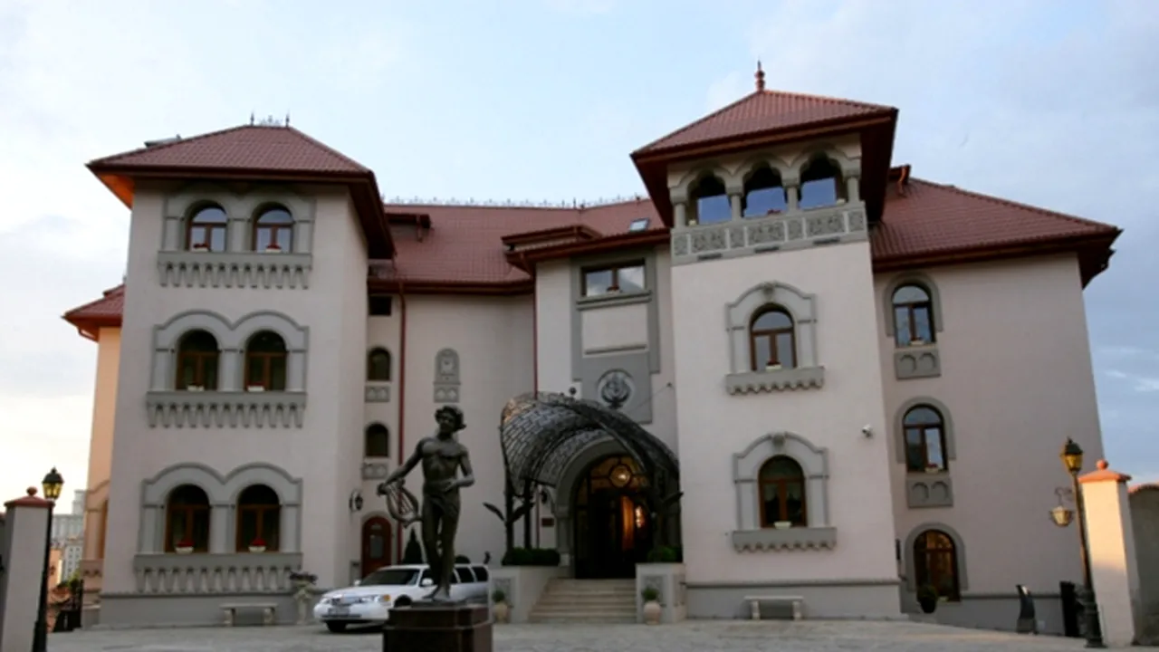 Miliardarul român care îşi vinde palatul: În 2008, a fost evaluat de o bancă la 11,5 milioane de euro. Cât vrea pe el acum