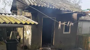 Un mort şi un rănit grav în urma exploziei unei butelii în Constanţa/ Pompierii intervin pentru stingerea incendiului