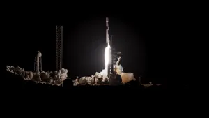 SpaceX lansează noi sateliţi Starlink. Internet pe telefon direct din spaţiu