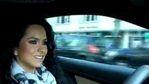 Inna a testat trei bolizi pentru o emisiune franceză - VIDEO