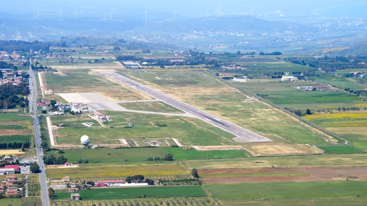 Două aeroporturi din sudul Italiei au rămas fără combustibil pentru avioane