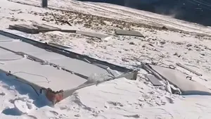 Viscol devastator în Gorj: Cabinet medical spulberat de furtună. VIDEO