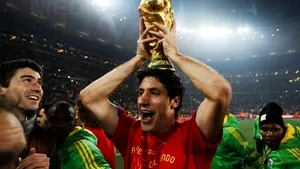 Capdevila către jurnalişti, cu trofeul CM în mână: Atingeţi-l!