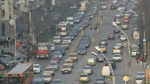 Restricţii de circulaţie pe mai multe străzi din Capitală, vineri şi sâmbătă