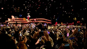 FOTO Locuitorii din Wuhan au întâmpinat anul 2021 în stradă: 