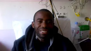 Muamba a postat pe Twitter o poză din spital
