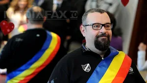 Piedone: Candidez la Primăria Generală doar dacă se desfiinţează sectoarele