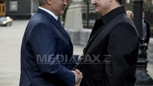 Aleksandr Lukaşenko se află în vizită la Kiev în timp ce negocierile de pace trenează 