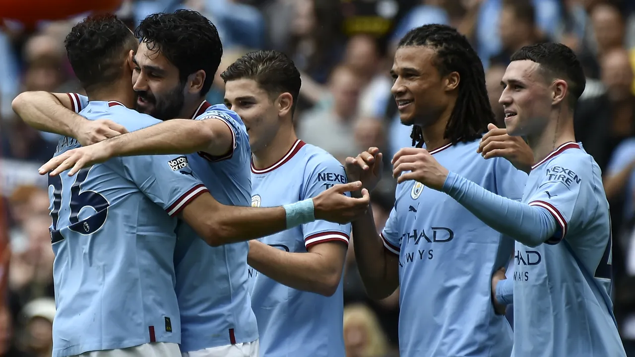 Manchester City l-a vândut pe Riyad Mahrez la Al-Ahli cu 30 de milioane de lire sterline 