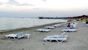 Gândul: Statul a pierdut 0,15 hectare de plajă “patrimoniu naţional”, la Mamaia