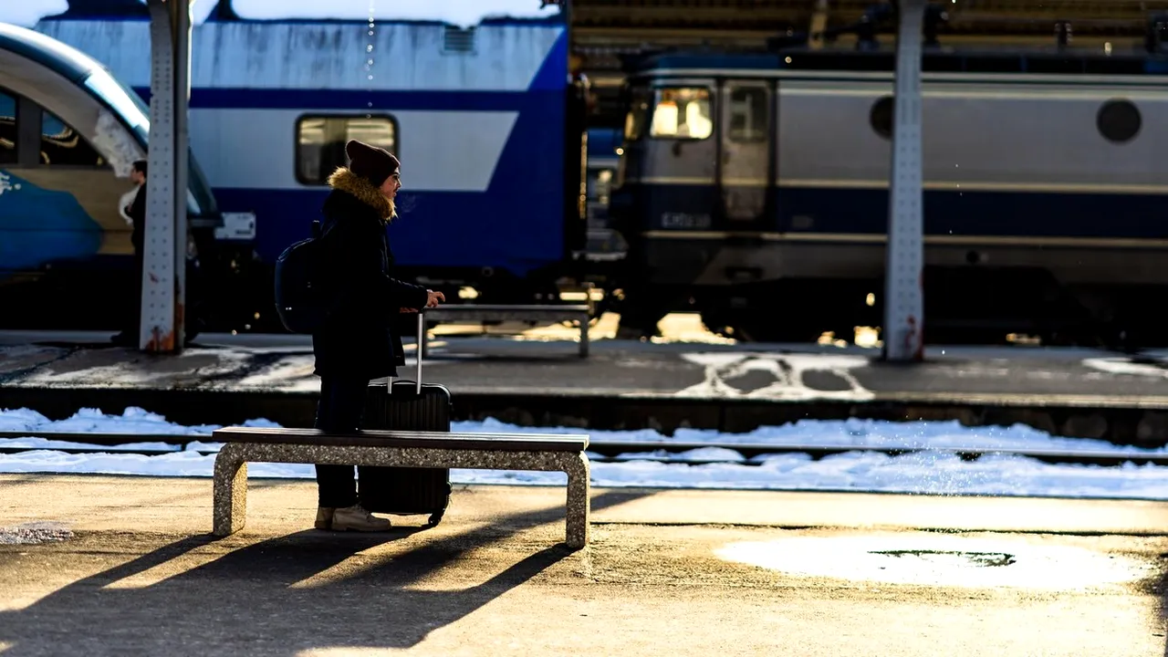 Proiectul de OUG cu tăieri, publicat de Ministerul Finanţelor: Punctul de pensie rămâne neschimbat, abrogarea gratuităţii transportului feroviar pentru studenţi