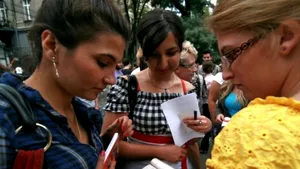 STUDIU: Unul din cinci adolescenţi români care au între 15 şi 18 ani nu merge la şcoală