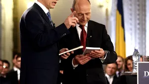 Băsescu: Cărţile de la Geoană nu le-am dus nici acasă, nici la birou, am micile mele superstiţii