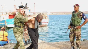Cei opt suspecţi reţinuţi pe nava Arctic Sea, încarceraţi - VIDEO