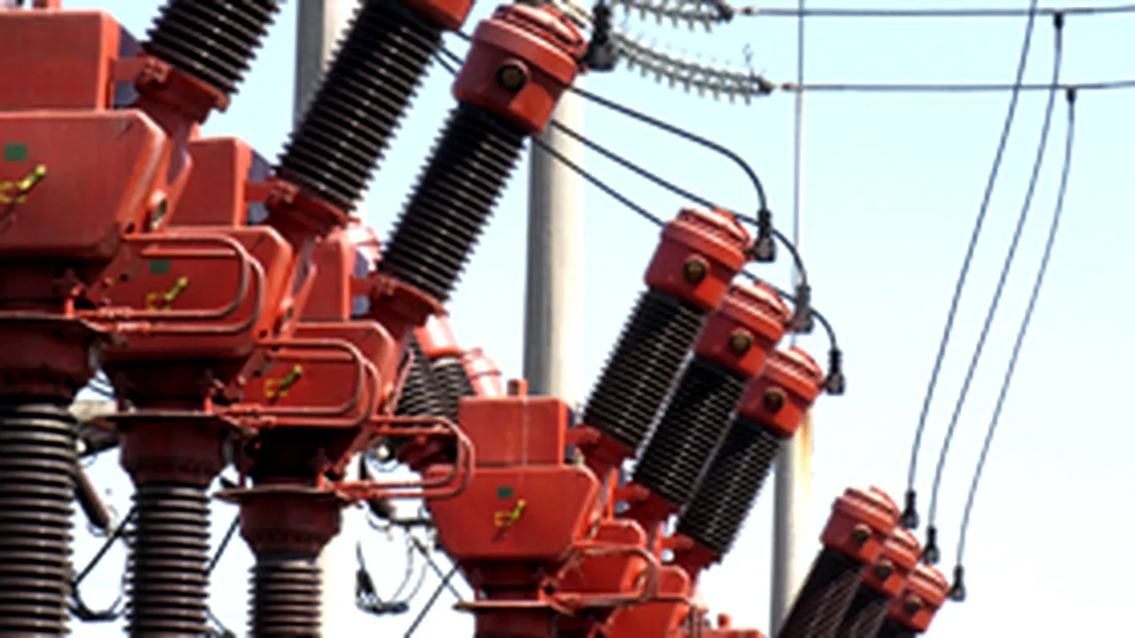 Energia electrică şi gazele nu se scumpesc în trimestrul trei