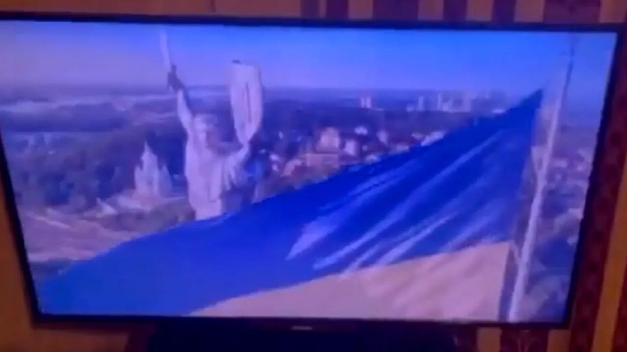 Atac cibernetic în Rusia: Imagini cu victime și „adevărul” despre război urmărite în peste 3 ore de înregistrări la TV