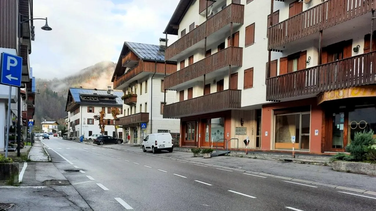 Un turist a contestat extinderea unei parcări din Italia. Primarul a răbufnit: „Nu voi lua lecții de la cei care sunt aici 20 de zile pe an”