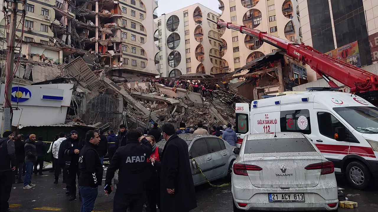 Salvator român în Turcia: Nu am mai văzut un astfel de dezastru. Am învăţat să credem în miracole