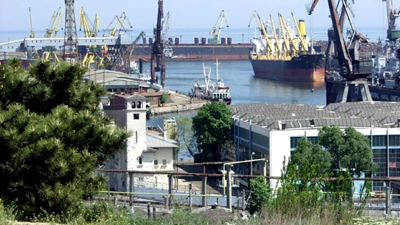 Incendiu puternic în Portul Constanţa: trei marinari răniţi - FOTO, VIDEO