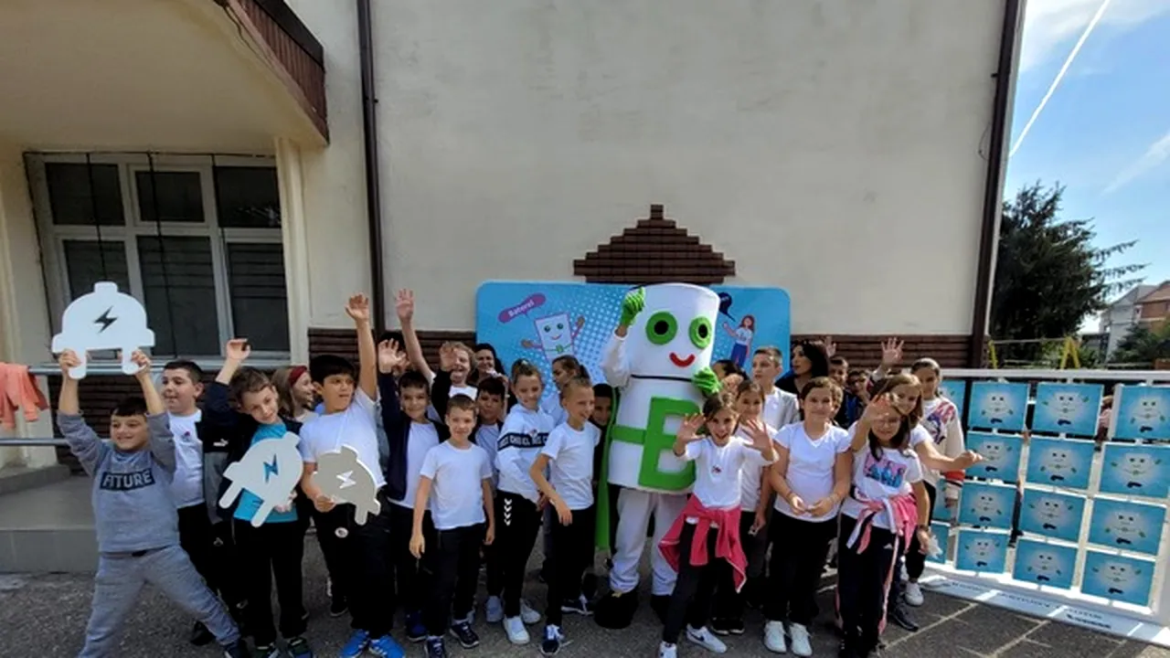 Trei şcoli din Sălaj, Hunedoara şi Bucureşti, campioane ale reciclării de deşeuri de echipamente electrice şi electronice

