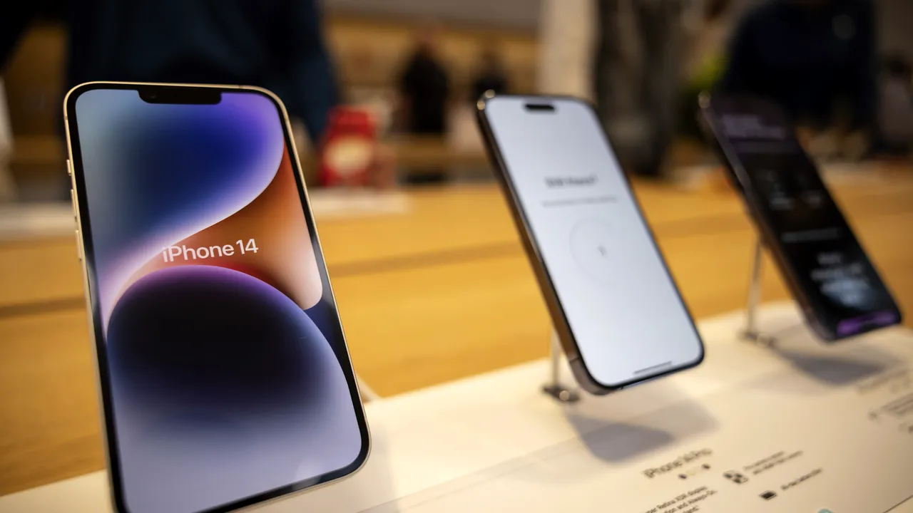 IPhone-urile au fost interzise în Rusia. Oficialii trebuie să renunţe la aparate din raţiuni de securitate