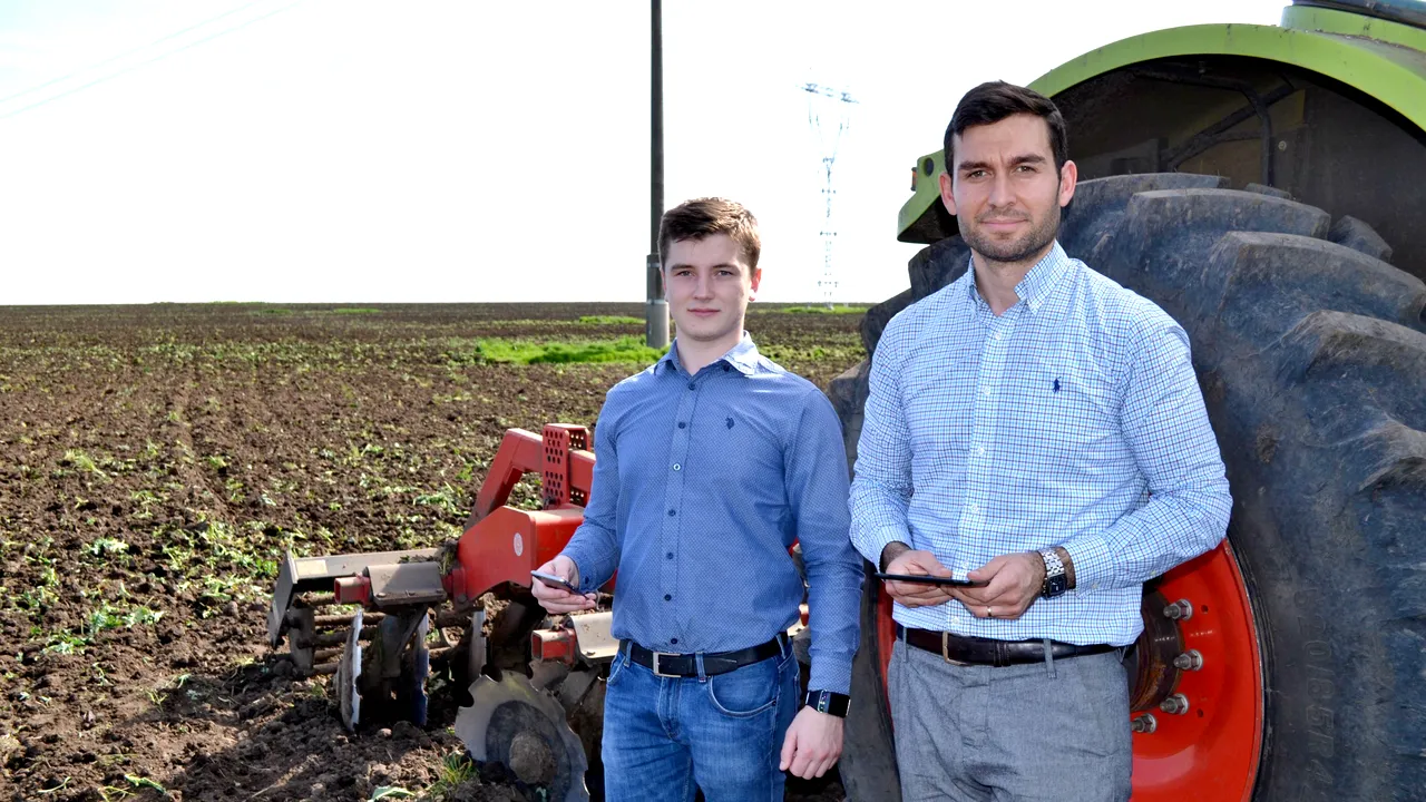 Tehnologia pătrunde şi în AGRICULTURĂ. Aplicaţie care permite un control TOTAL asupra fermei, creată de un agricultor şi un IT-ist: consumul de motorină a scăzut cu 20% | GALERIE FOTO